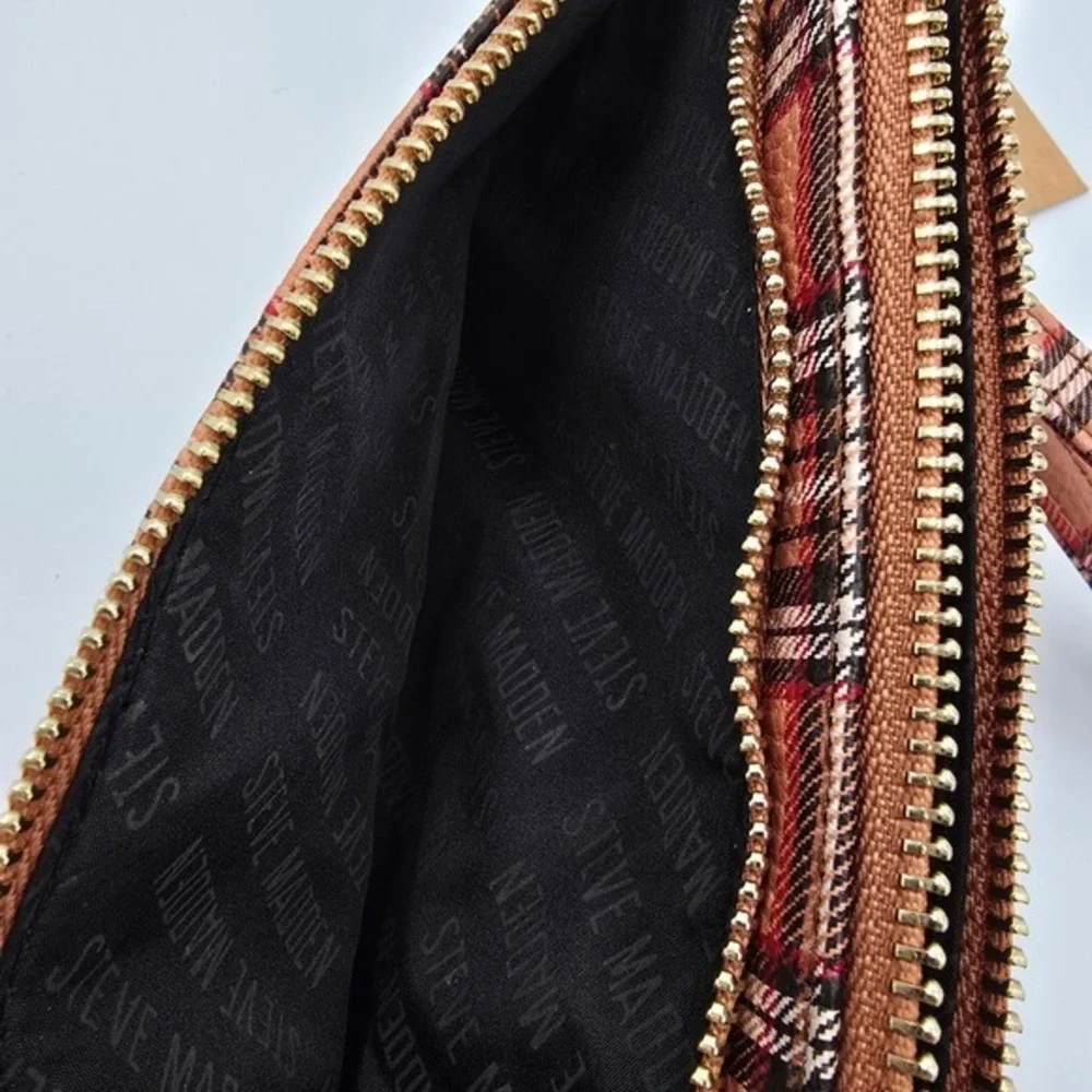 New Steve Madden Plaid Wristlet Small Pouch Zip Around Tan Red Black‎